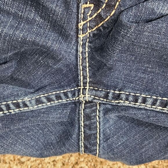 Silver Lola Flare Jeans 27 Inseam Hole Distressed - Picture 16 of 16